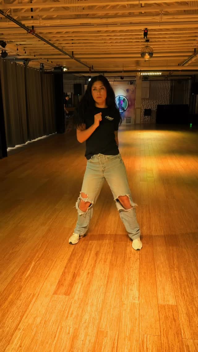 Own Your Energy – A 4 Week Hip-Hop Series
This is a 4-week hip-hop series focused on choreography, confidence, musicality, and performance. Dancers will learn a routine over the first three weeks, then perform it in class during the final week. No experience required!
6:30-7:30 every Friday in June 🩵💚