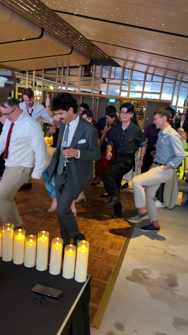 “When the dance floor opens for 15 minutes… but suddenly everyone becomes backup dancers, DJs, and full-time performers 💃🕺😂
No choreography. No shame. Just vibes. ✨ #DanceFloorChaos #EventEnergy #GoodTimesOnly”