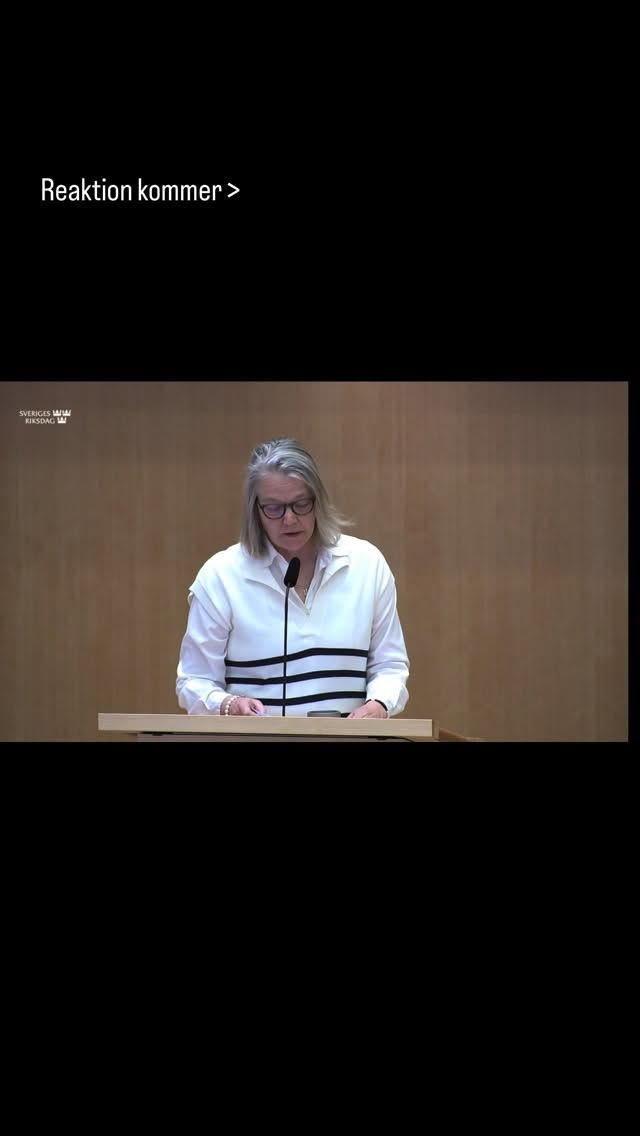 Regeringen lovade en stark grundlagsskyddad aborträtt. Men vad fick vi? Ett luftslott, ett svek mot kvinnorna.
Vi vill ha en grundlagsskyddad aborträtt - på riktigt!
Håller du med?
Rösta på Centerpartiet
och kryssa en Centerkvinna
den 13 september.