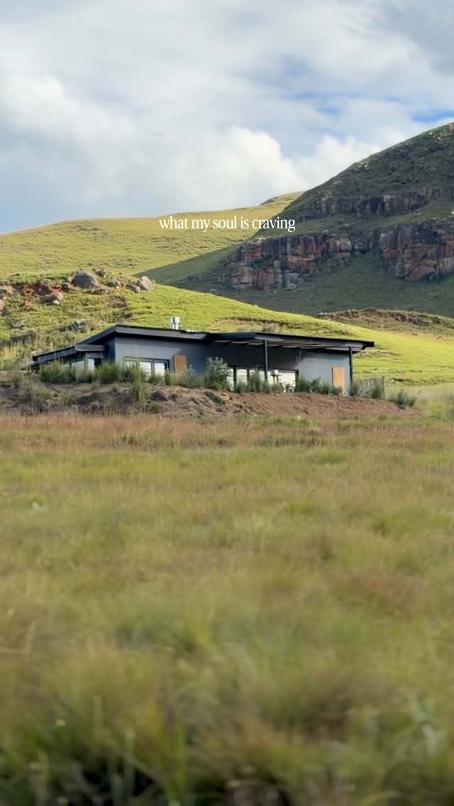 What is your soul craving?
A quiet, off-the-grid cabin tucked away in the mountains.
A wood-fired hot tub under endless skies.
Silence so deep you can hear nature breathe.
Fresh mountain air, complete privacy, and views that feel almost unreal.
Hillside Cabin is exactly that.
A place to slow down, switch off, and reconnect with what truly matters. 🤍
#beautifuldestinations #Drakensberg #mountainescape #offgridliving #cabinstay