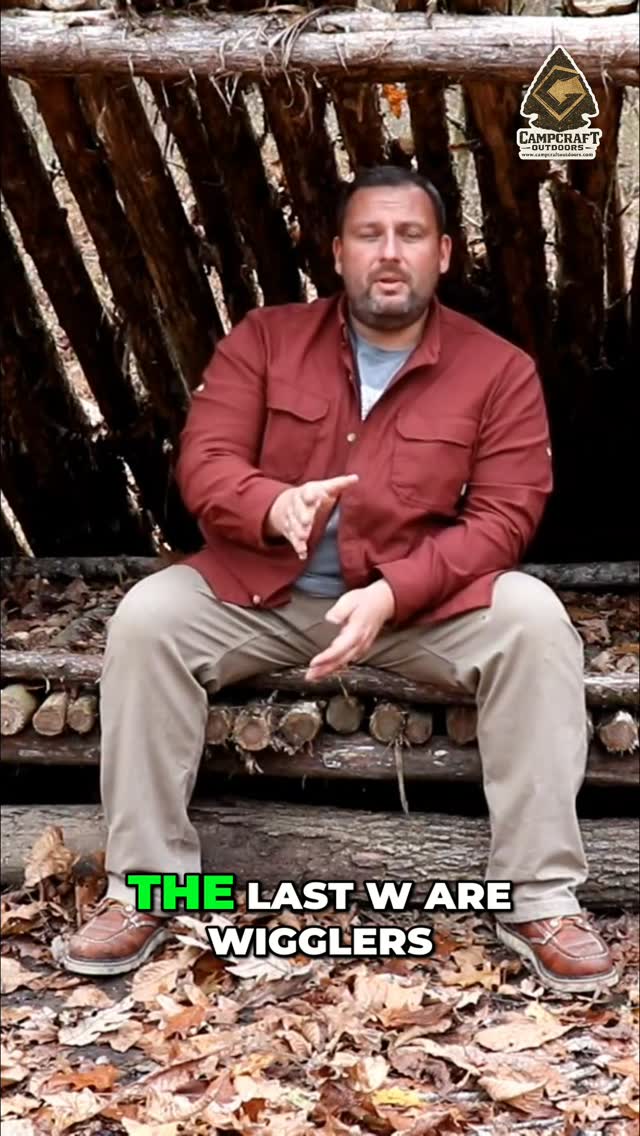 Don't get cozy before you check for crawlies! A quick ground check before shelter setup can save you from a slithery surprise. 🐍🐜 #WildernessSurvival #ShelterBuilding #OutdoorSafety #Bushcraft #CampingTips #NatureAwareness #ModernSurvival #CampCraft