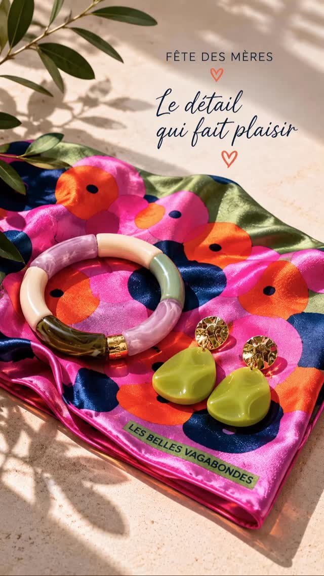 Aujourd’hui, on lance notre semaine spéciale inspiration Fête des Mères 💕
Toute la semaine, on vous partage des idées pour gâter vos mamans (ou glisser discrètement quelques idées à ceux qui manquent d’inspiration 😉).
Pour commencer : un joli combo plein de couleurs et de douceur 💕
🌸 Foulard en soie @lesbellesvagabondes – 35€
✨ Bracelet @parabaya_bijoux – 35€
💛 Boucles d’oreilles@azeria – 32€
Des petites attentions qui font plaisir… parce que parfois, ce sont les détails qui touchent le plus 💌
#fetedesmeres #cadeau #lyon6 #conceptstore #inspirationconceptstore
