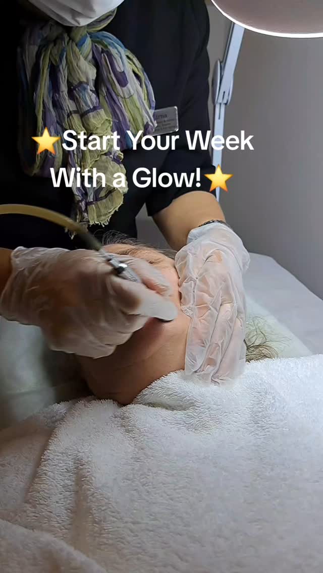 Did the Weekend leave your skin less than fresh?
We have the perfect re set for your skin.🥰
Get that fresh -faced confidence to tackle your week. 🥰
Enjoy an instant lift, & deep Hydration with Microdermabrasion & Oxygen Therapy.
Treat yourself to this 45 minute Selfcare session💁♀️
Ideal for a lunch break and enjoy these
Benefits:
⭐️Reverse Sun Damage
🌾Clear congestion
💦Boost Hydration.
Appointment via DM
@beautyblitzonqueen
.
.
.#microdermabrasion
#oxygentherapy
#matureskincare
#agelessbeauty
#weeklyselfcare