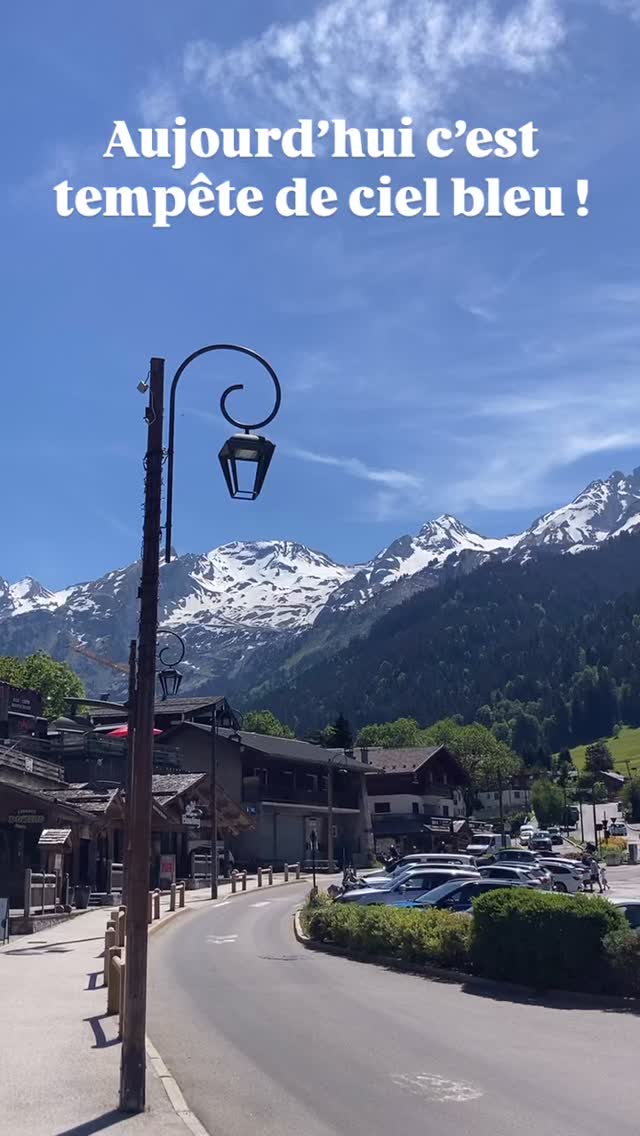 Ouvert samedi, dimanche et lundi 🌞#laclusaz #aravis #mountainlife #conceptstore #localbusiness