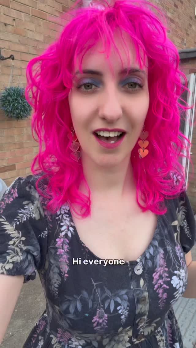 Hey hairdressers, I have just launched my curl course! If you want to explore the curly word and book your clientele check it out link in bio
#curlygirlmethod #hairsalon #hairdresser #hairsalon #haircourse