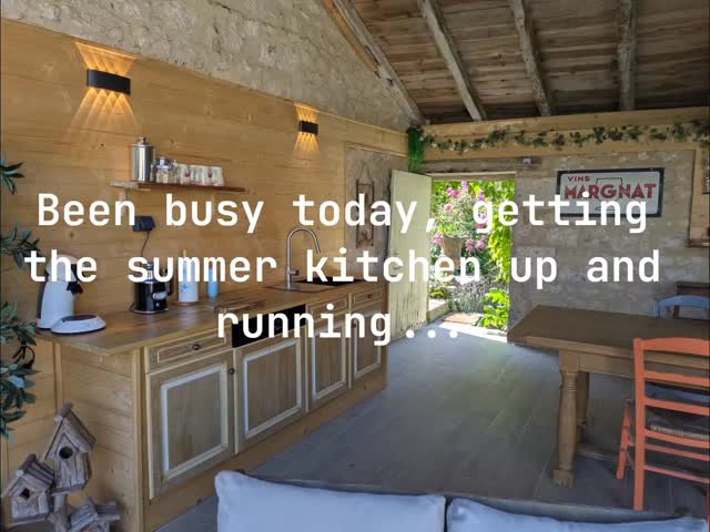 #wrìterslife #frenchlife #summervibes☀️ It's bank holiday in France. Is it with you,? What have you been up to today?