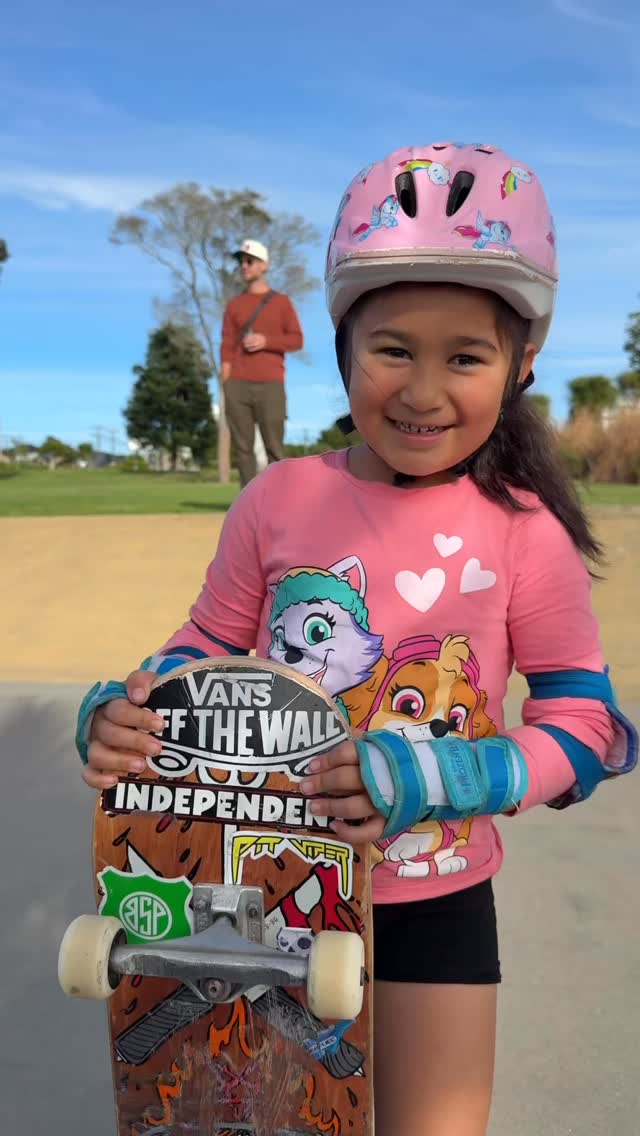 you or your kids just starting out? Here’s how to push and stand on a skateboard, by Evie 🥰💖🦄🛹