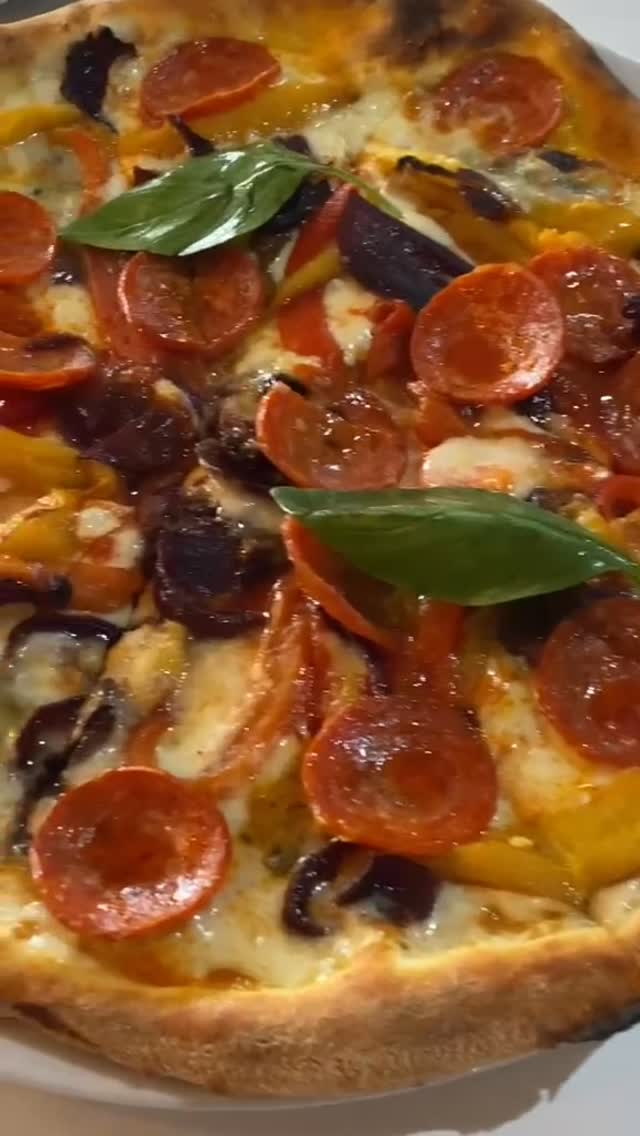 Stone baked, golden crust, and straight from the oven. 🍕
The kind of pizza that keeps you coming back to SALT. #maldon #pizzanapoletana #essexpizza #italianpizza #saltbarmaldon