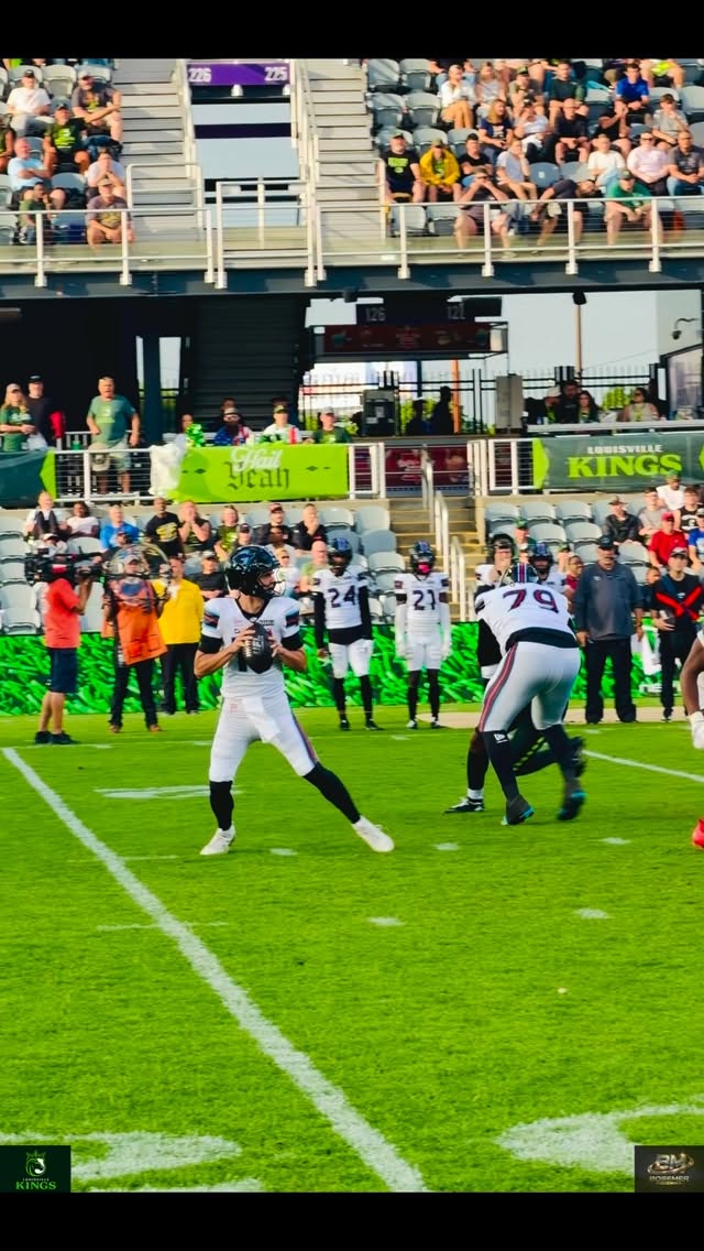 @cgill11_ of the @uflkings now holds the @ufl single-season sack record w/ 10 after this play here in the game against the @uflrenegades at @lynnfamilystadium
@ufl 👑