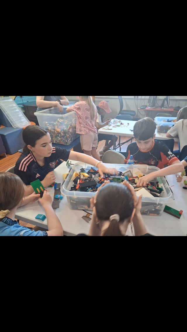 We came, we built, we played, we ran…
we packed a LOT into one afternoon in Youth Club 😄
#stmarysyouthcentretullamore #tullamore #youthclub #juniorclubactivites #juniorclub