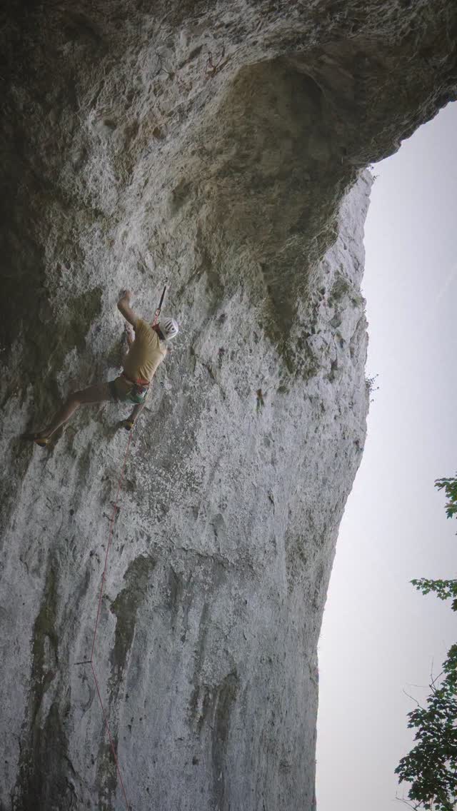 It’d be easy to think I spend all my days building belays etc., but climbing is what it’s all about ❤️
TWW 7c+ did not go down today but I can do it in two halves now which I’m really happy with. The hardest couple of moves are just before this video starts, but these are the fun but still meaty moves!
I absolutely love climbing.
#climbing #climbing_videos_of_instagram #sportclimbing #northwales #llanddulas