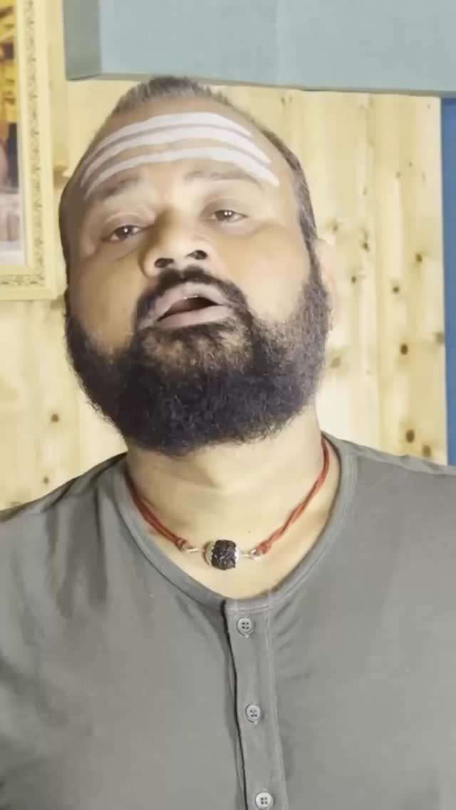 Sometime it just happens, I don’t know why. May we never pretend!
Thank you for this beautiful reduction Korvai in 3 beats cycle @kanjiraking sir ❤️ you know that your ‘Me and Tatva Korvai Series’ is my favourite!! I just wanted to be part of it :)
All Hail Kanjira King 🥁👑
#musician #musicproducer #guitar #kanjira #korvai