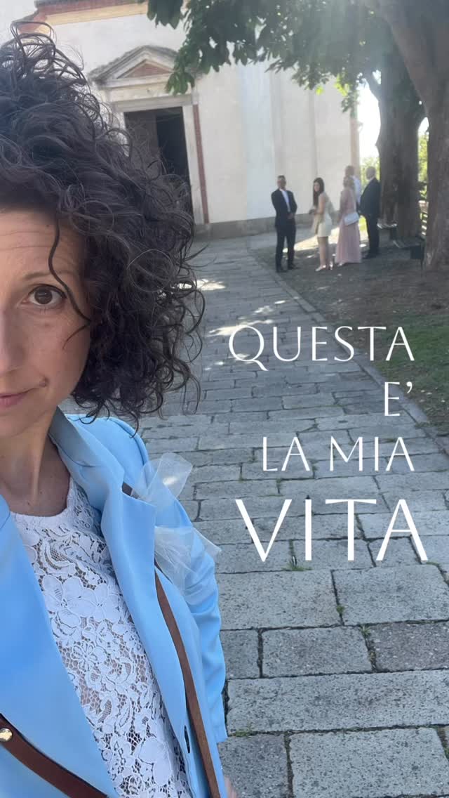 Ci sono giorni in cui racconto l’amore degli altri, mentre il mio mi aspetta a casa.
È questa la parte del lavoro che spesso non si vede: l’equilibrio tra passioni, chilometri e famiglia. E forse è proprio per questo che riesco a sentire così tanto ogni storia che fotografo.
Grazie family ❤️
#weddingphotographer #weddingday #fotografomatrimonio #fotografadimatrimonio #behindthescenes #momlife #mammafotografa #vitavera #weddinginspiration #documentaryphotography #weddingstorytelling #familylife #milanoweddingphotographer #italyweddingphotographer #loveauthentic #giornatatipo #creatoritalia #reelitalia #fotografaitaliana #matrimonioitaliano