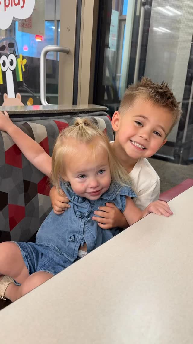 One thing about us… we’ll turn a random weekday into a memory 🫶🏼 Took a field trip to downtown Atlanta to visit the fishies.
#georgiaaquarium #fieldtrip #summerbucketlist #vlog