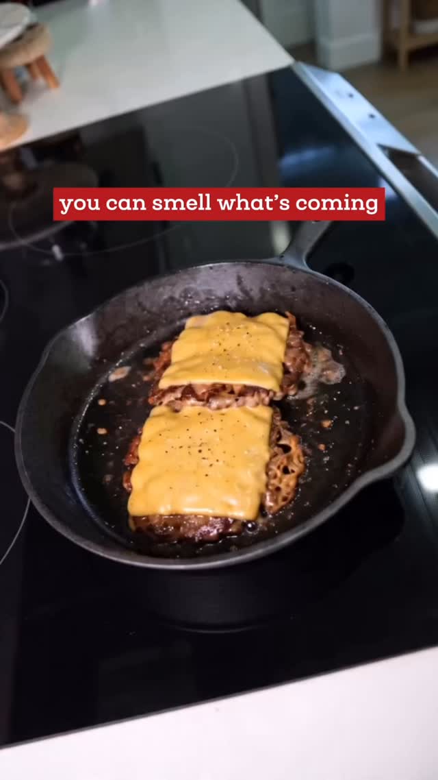 Melting cheese, sizzling edges, cast iron heat in full effect.
Some meals announce themselves long before they’re served 🤌
#NationalHamburgerDay