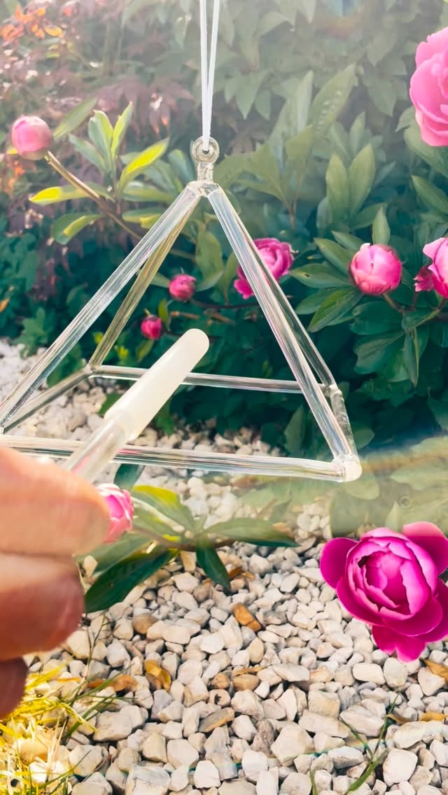 Could you resist the sound of the crystal pyramid?
Lying outside, sound travels differently. It opens up, spreads out, mingles with birdsong and warm air and the rustle of whatever is growing nearby.
Come and experience it for yourself at one of our summer outdoor sound spas 💫☀️
🌻Summer Solstice Family Sound Spa
Sat 20 Jun , 16:30 – 17:30 | Secret Meadow - Nr. Chalfont St Peter @chalfontscaptured
☀️Summer Solstice Sound Spa
Sat 20 Jun, 19:00 – 20:30 | Secret Meadow - Nr. Chalfont St Peter @chalfontscaptured
🌸Rewild Sound Spa
Tue 07 Jul , 19:30 – 21:00 | Secret Meadow - Nr. Chalfont St Peter @chalfontscaptured
For full event details and to book click link in bio ☀️🌼
#buckinghamshire #amersham #oldenglishsheepdogsofinstagram #thechilterns #soundhealing