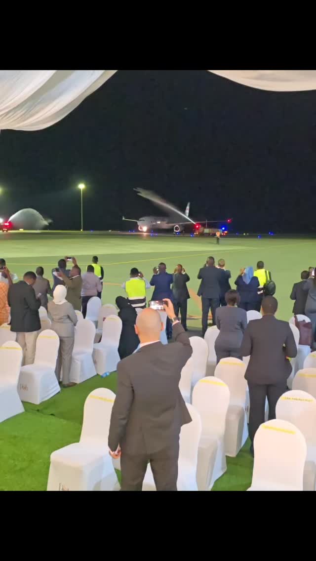 ✈️💦 Official Water Salute for Brussels Airlines!
A proud and historic moment as we welcome Brussels Airlines to Kilimanjaro International Airport, strengthening the connection between Europe and Tanzania's world-famous safari destinations.
This new direct route makes it easier than ever for travelers to reach the Serengeti, Ngorongoro Crater, Tarangire, and Zanzibar.
Welcome to Tanzania — where unforgettable adventures begin. 🇹🇿🦁
#BrusselsAirlines #KilimanjaroAirport #TanzaniaTourism #SafariTanzania #gnadesafaris