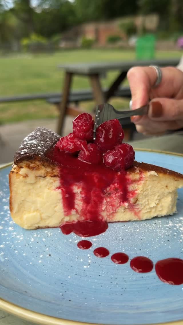 Sunshine, good food and long weekend vibes ☀️
@lauderdalehouse
@fortyhall
@cecilsharphouse
#northlondon #highgate #enfield #londoncafe #freshlybaked