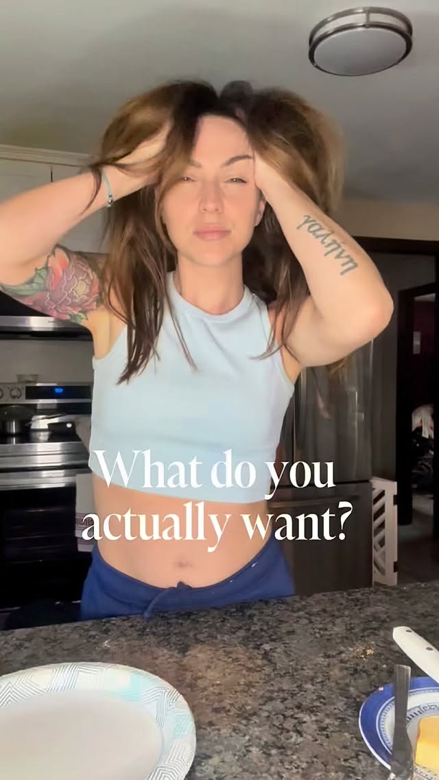 Not constantly multitasking has made some of the simplest questions feel so obvious lately.
I think a lot of us are running on empty and living on autopilot without even realizing we still have control over the life we’re building.
#motherhood #mindsetshift