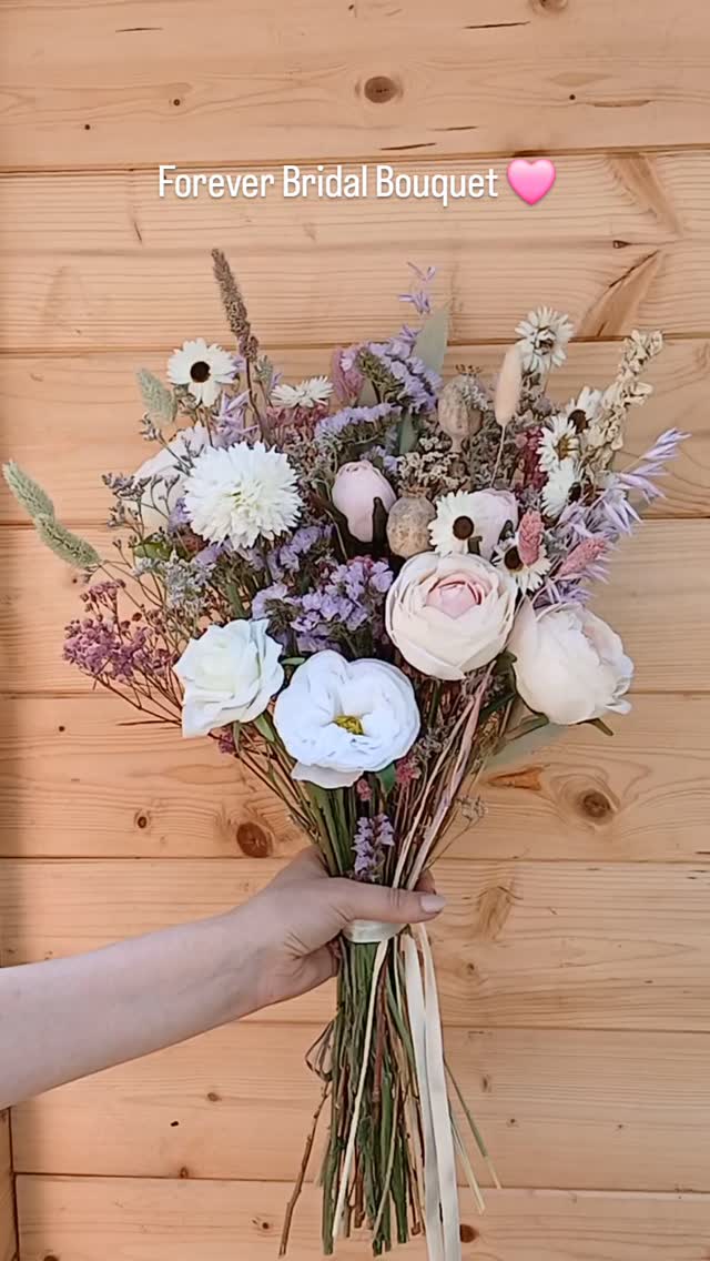 Beautiful Summer Bridal bouquet 🩷
Bespoke wedding flowers for your special day 🥰
Check out website for prices and testimonials
#summerwedding
#liverpoolflorist
#driedflowerbridalbouquet
#smallbusinessowner
#smallflorist