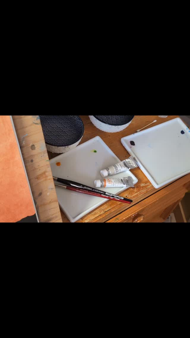 Hier entsteht gerade ein ganz besonderes Bild und ich bin auch quasi ganz arg überhaupt nicht unter Zeitdruck 😂
Das ganze muss nämlich bis zum Ende des Monats eingereicht werden.
Motiviert wie ich war, dachte ich, ich könnte sogar zwei Bilder an den Start bringen 🤔🫣
Bin gespannt was ihr zum Endergebnis sagen werdet.
#hahnemühle #davincibrushes #fabercastell #schmincke #myownartology