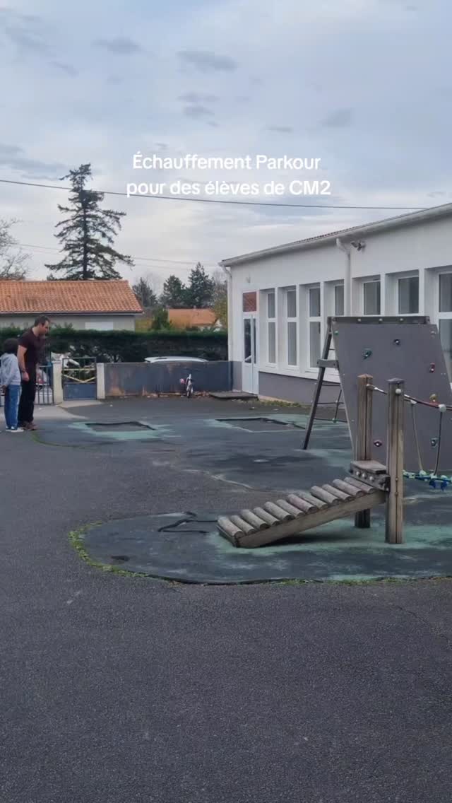 Échauffement d'un cours de Parkour avec des élèves de CM2 !
#parkour #sport #école #cm2 #vivrefort