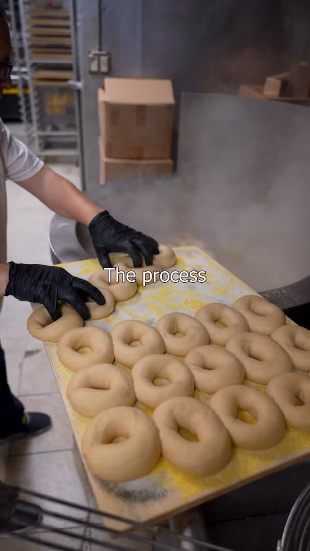 Fresh off the grill, stacked right, and loaded with flavor 🔥🥯
This is the kind of food you start craving the second you see it.
#BagelAndGrill #FoodReels #BreakfastGoals #BagelLovers #LocalEats
