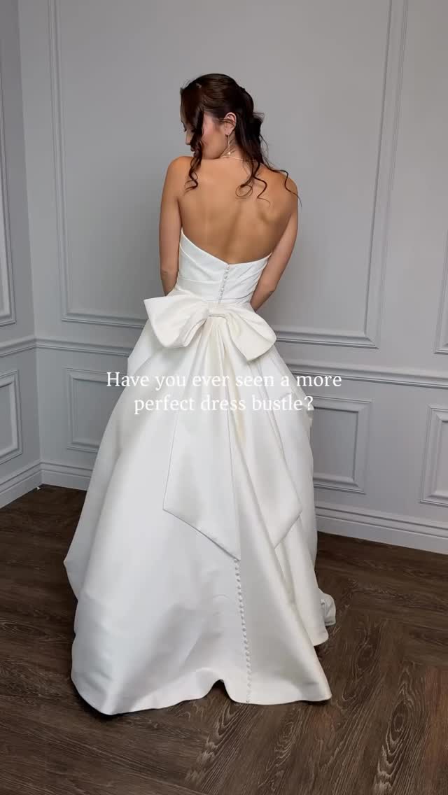 Estelle đ€
One dress, from day to night with the perfect bow to bustle⊠ready for the dance floor
Want to book an appointment? đ
Visit our website & book online | Website link in bio
đBedfordshire
@piperandevebridal
www.piperandeve.co.uk
#justinalexander #weddingdressinspo #bedfordshireweddings #miltonkeyneswedding #bedfordshirebride