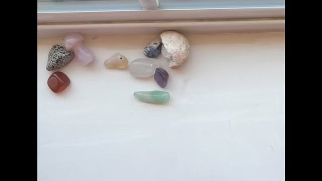 ✨packing my first order🌱✨ big thanks to @artbyamckenna for all of her support (in more ways than just this)
for those who know what my personal life brings this week, please understand that giving myself to productive tasks like filming and editing videos and making art are allowing me to be healthily distracted :)