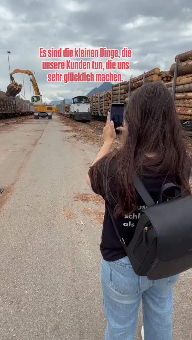 Kleine Gesten haben eben oft eine große Wirkung! 🤩
Worüber freut ihr euch immer wieder im Job?
#agenturausgefuchst #ausgefuchst #socialmediaagency #tirol #kleinegestenfürgroßefreude