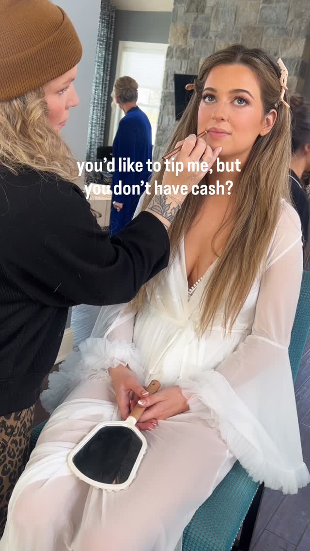 it’s the little things ✨ yes cash tips are nice, but so are these things!!! they help my business grow and I will ALWAYS appreciate them 🥰🫶
makeup - @themuachelseakay
hair- @paigegranthair
#muachelseakay #indianapolismakeupartist #indianapolismakeup #indianapoliswedding indy hair and makeup, indianapolis wedding vendor, Cincinnati bride, louisville bride, travel mua, wedding makeup inspiration