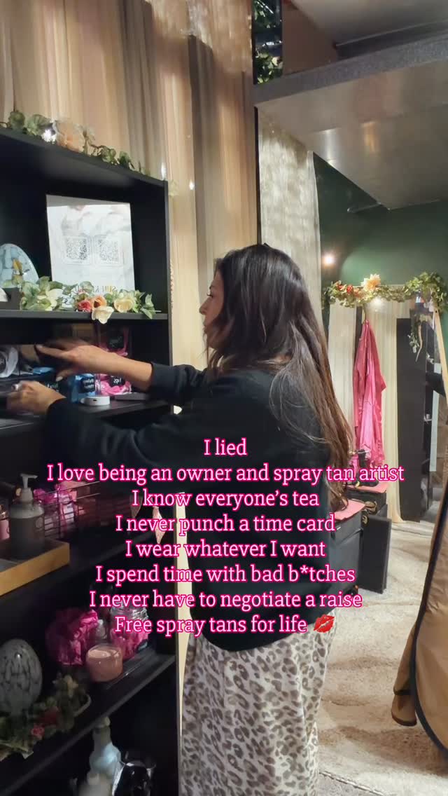 There’s something so rewarding about helping people feel confident in their own skin 🩷✨
Being a spray tan artist and the owner of Sun-Kissed Custom Tan has been such an incredible journey. I’m so grateful to do what I love and to build a team of like minded women who also get to do what they love — creating custom glows, building connections, and helping clients feel beautiful, confident, and radiant for every occasion.
Thank you for supporting this dream and trusting me with your glow ✨ @sunkissed_customtan