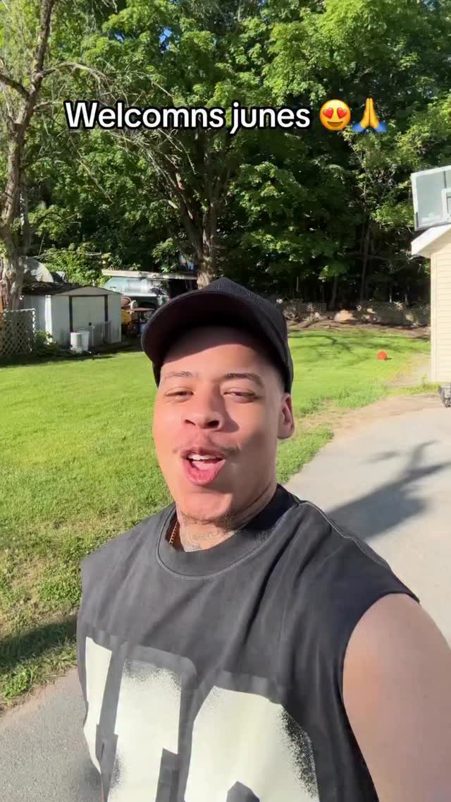 What he said ☀️ WELCOMES JUNE ☀️
Go outside and be happy
#repost @bradydsc_