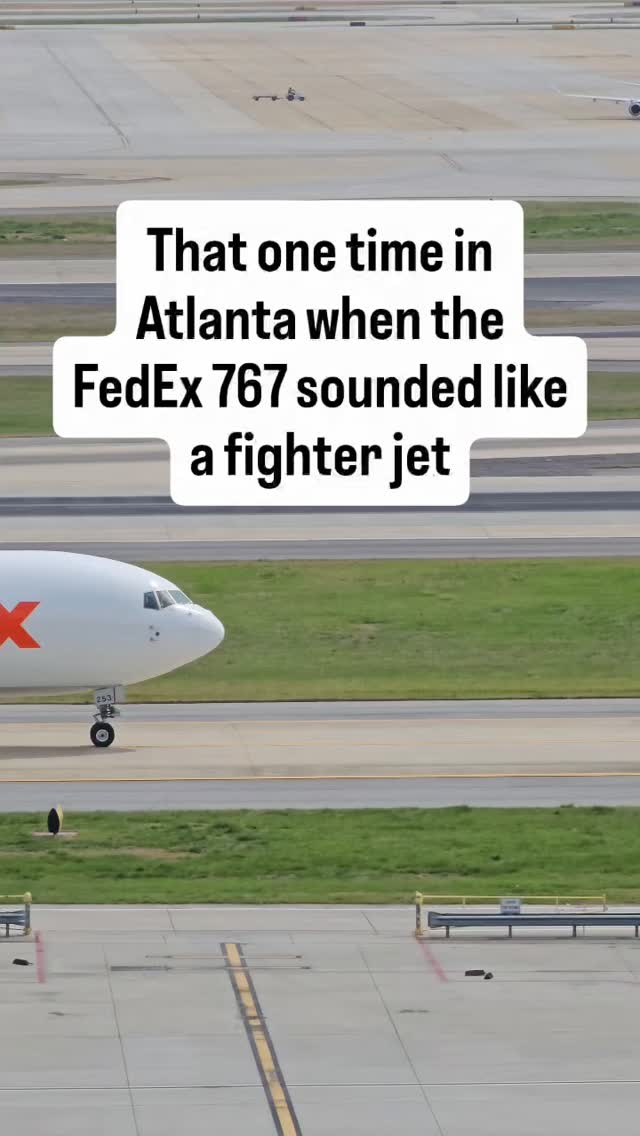 There must be a reason... 🤔
.
🏷 #fedexexpress #boeing767 #767300 #f15 #atlantaairport