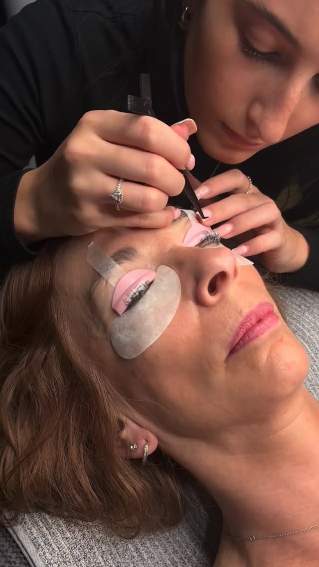 LASH LIFT TRAINING IS IN PROGRESS…
Not long till lash and brow laminations will be available to all our lovely clients🩷
#lashlamination #lashbase #lashes #beauty #victoriahairandspa