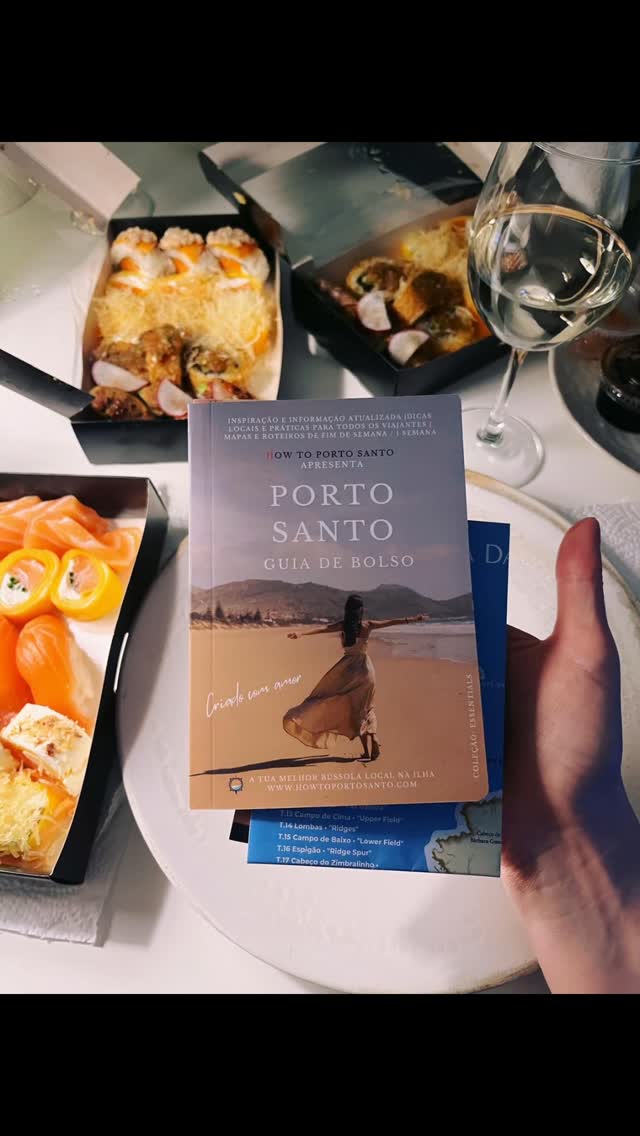 Happy customers receiving our guide @porto #portosantoisland❤️
#portosantoisland #howtoportosanto #portugal #travelingram