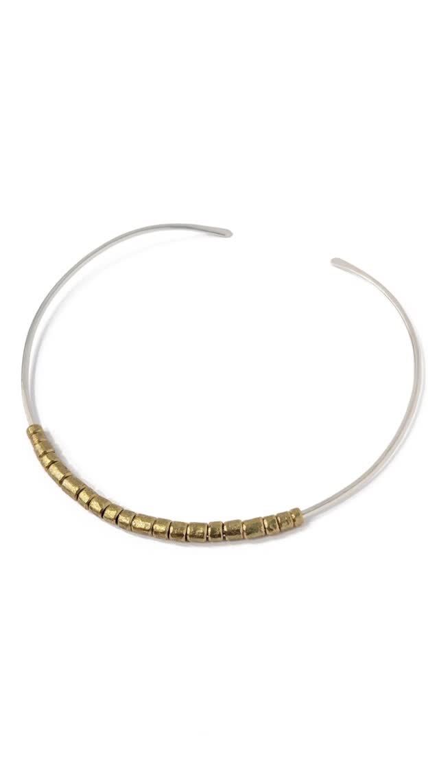 We've had a big delivery of gorgeous stock from Rebecca Beyond. I fell in love with this choker straight away and had to try it on. But there are so many other incredible pieces to browse too. The combination of silver and brass which she has throughout her collection looks stunning in the sunny weather ☀️
You can see her full collection in-store and online:
https://www.frannyandfiler.com/rebecca-beyond-jewellery
@thebeccabeyond
#jewellery #handmade #necklace #silver #brass
@beechroadchorlton
