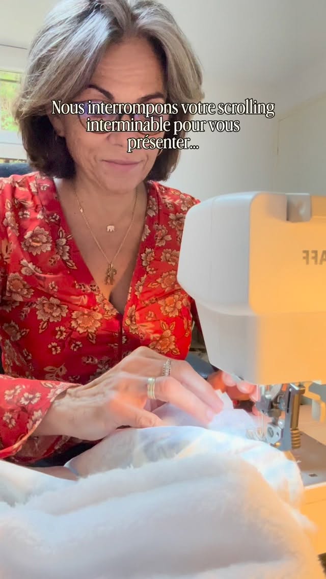 Stoppez votre scroll ici ! 👈
Je vous présente mes coussins d’alliances en toile de Jouy, brodés sur-commande, avec vos prénoms et la date de votre mariage 🥂💒
- 2 tailles disponibles
- 10 couleurs de toile de Jouy
👉 Découvrez ma collection ici @sylvie_creations_toile_de_jouy
.
.
.
#toiledejouy #accessoiremariage #coussinalliances #mariagechampetre #couturefrançaise