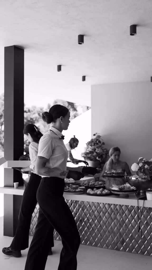 ✨ Today’s Open House for @karendadonnteam was an absolute blast! 🥂🔥
Beautiful food, stunning decorations, fresh flowers, premium equipment, exceptional staff service & flowing drinks — we truly have it all 🍴🌸🍸✨
Planning your next event? From intimate gatherings to large celebrations, we create unforgettable experiences tailored just for you 💫
📩 Get in contact with us for your next event and let’s make it extraordinary!
#Marbella #MarbellaCatering #PrivateChef #OpenHouse #EventCatering LuxuryEvents MarbellaEvents CateringService EventPlanner PrivateEvents LuxuryCatering Foodie PartyPlanning EventDecor CocktailParty CorporateEvents WeddingCatering LuxuryLifestyle Tavern19 MarbellaFood EventInspiration ✨