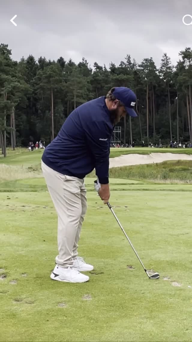 Really pleased to see Andrew Johnston at the top of the leaderboard this week.
After what must have been an incredibly difficult few years dealing with injuries and setbacks, it is great to see him back competing at the highest level.
We often focus on the physical side of sport, but the mental strength it takes to keep working, keep believing and put yourself back into contention cannot be underestimated.
❌ Letting setbacks define you
❌ Losing belief after difficult periods
❌ Focusing on what has gone wrong
What champions do:
✅ Stay patient through adversity
✅ Trust the process and keep working
✅ Put themselves back in the fight when opportunities come
Golf can be a tough game, but stories like this remind us why resilience matters.
Wishing Beef a successful weekend. It would be fantastic to see him complete the job.
What a comeback story that would be. #golf #beef #dpworldtour