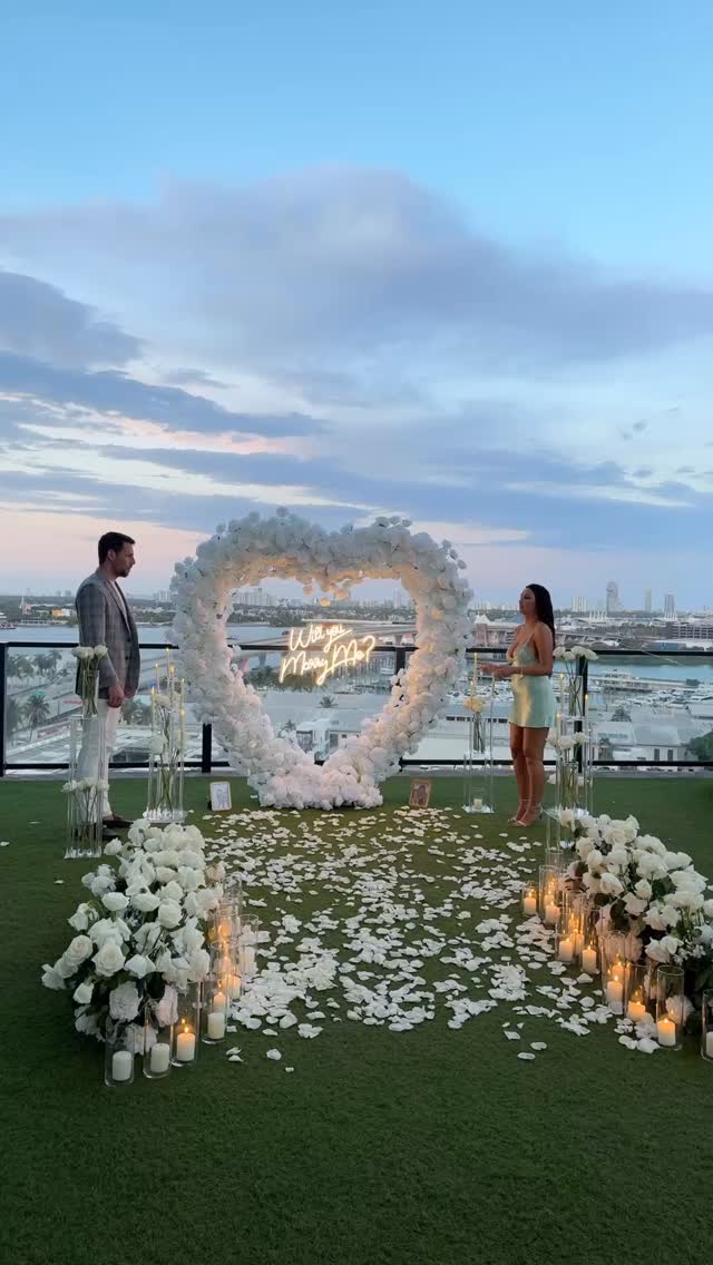Book your luxury marriage proposal in Downtown Miami
📍Private rooftop with view for 1h
✨ Custom-made decor
💸 From $1700
#rooftopproposalmiami #shesaidyes #proposalplanner #marriageproposal #engagedinmiami
