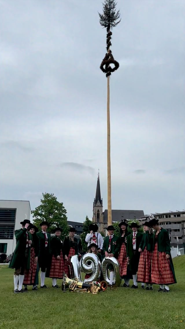 Wenn die Vorfreude steigt, die Festzeltplanung immer mehr Form annimmt und man innerlich schon beim Bieranstich steht 🍻🎺😄
… dann dauert’s nicht mehr lange bis zum Jubiläumsfest der Bauernmusi St. Johann. 🥳
12.–14.06.2026 🙌🏼🎶
Wir können’s kaum erwarten, gemeinsam gmiatlich zu feiern!