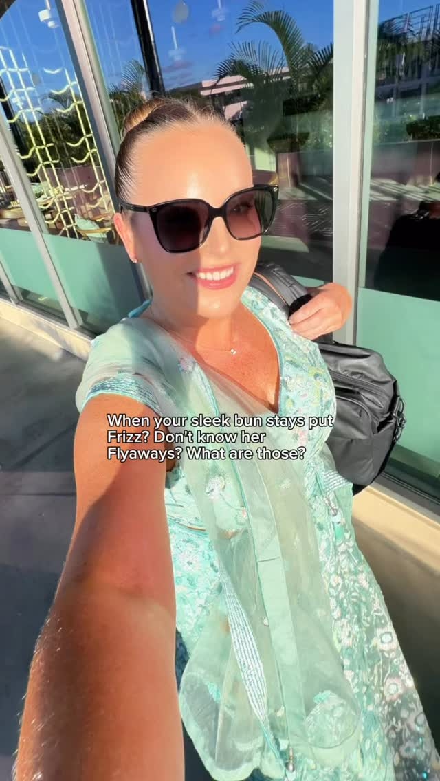 I’m not usually one to wear my hair up, but this sleek bun might have changed my mind.
Tried edge control for my flyaways and the hold was so good. Not a hair out of place, zero frizz.
Products used:
@mizani Artful Edges Strong Hold
@redkenpro 28 High Hold Control Hairspray
#saloncentric #updo #sleekupdo #hairgoals #hairstyling