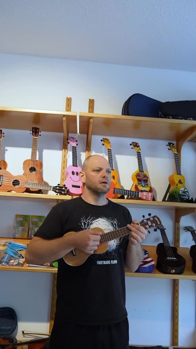 Es ist wieder Freitag 🎶😎
... und die Urlaubszeit hat begonnen 🏖️☀️ Wo geht die Reise hin?
Schreibt uns wie immer eure Lieblingssongs und gerne auch eure liebsten Urlaubsdestinationen in die Kommentare!
#wunschkonzert #ukulele #friday #musicstore #lieblingssongs