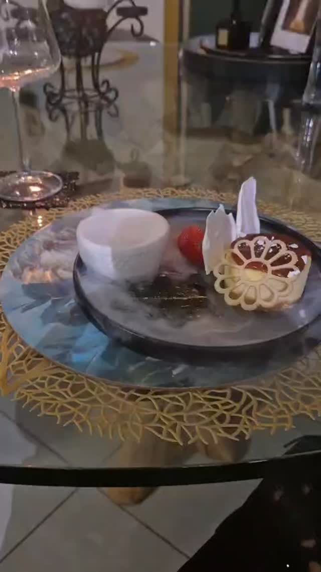 You only need two people to start your dining experience with me.
I often get asked ‘do you have a minimum amount for f guests you can cater for?’
The answer is: I have done plated dinners from two guests to 30 and no matter the number every occasion is just as important to me no matter how big or small.
This was the dinner for two last week celebrating date night. I love getting to know my clients and creating beautiful moments.
Volume up for the explanation of this dish ❤️
#privatechefballito