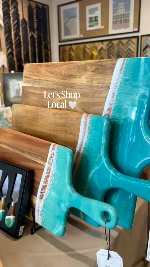 💙You know you don’t want to leave the Island…
💙 So come shop local with us at Island Expressions!
💙 We’ve got you covered…gifts, art, framing and so much more! What are you waiting for??
#danielisland #charleston #customframing #shoplocaldi #chs