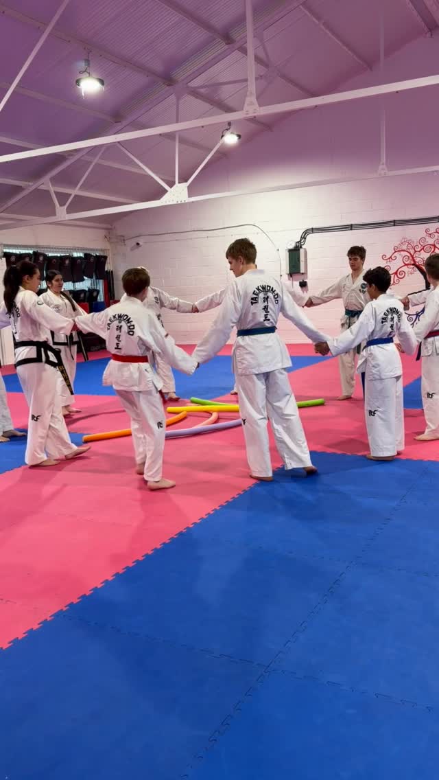 This game is called “snake pit” 🐍 not quite @cobrakaiseries style but enemies are still made!
📅 Tuesdays & Thursdays – 7pm | Sundays – 6pm
First month: £20 + free uniform
👉 worcestershiremartialarts.co.uk/trials
#cobrakai #worcester #martialarts #droitwich #taekwondo