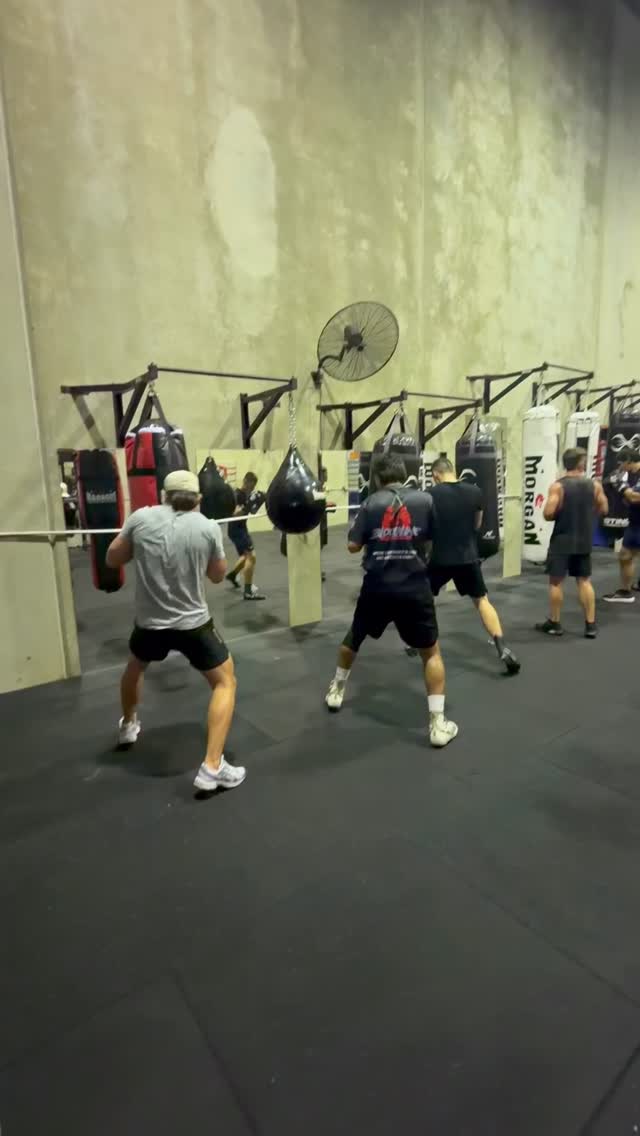 Working on some drills 🥊 #boxing #kidsboxing #mentalhealth #womansboxing #mensboxing