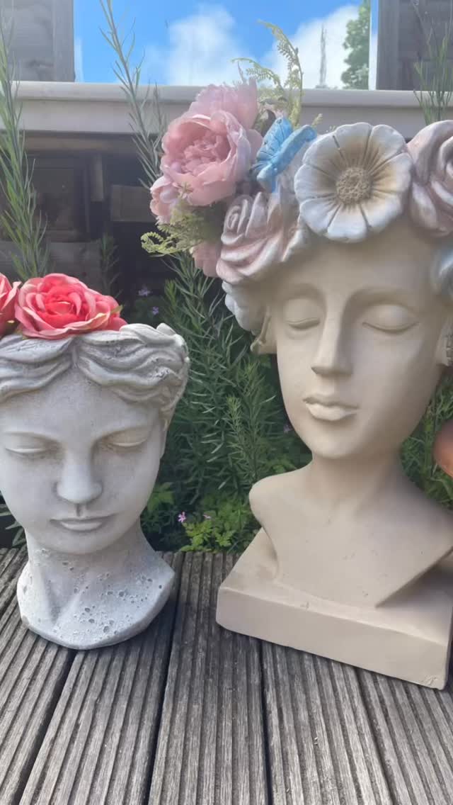 Stand head and shoulder above the rest with these gorgeous head planters!
Madame Butterfly 🦋 adorned with beautiful flowers made from fibreglass H50cm £40
Stone head with rustic finish, quite heavy £30 Both suitable for indoor or outdoor use and are a great way to display flowers or plants 🪴