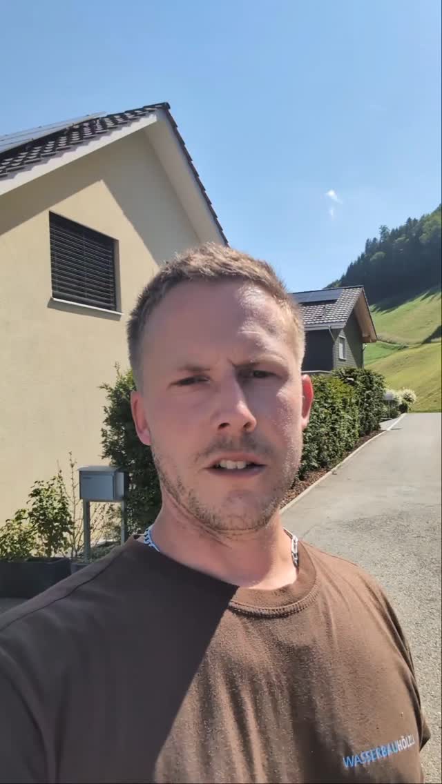 Sieht das nach einem Garten aus... oder schon nach Ferien? 👀
Pool, Pergola, Rollrasen und eine Umgebung, die zum Verweilen einlädt.
Genau solche Projekte lieben wir. Von der Planung bis zur fertigen Anlage entsteht alles abgestimmt aus einer Hand.
Was gefällt dir am besten? Der erhöhte Poolbereich oder die Pergola? 👇
❤️ Folge uns für weitere Einblicke in unsere Projekte.
#allesauseinerHand #poolbau #gartenideen #poolgarten #wasserbauhoelzli